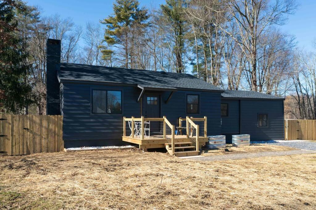 New Paltz Zen Wellness Cabin W/ Hot Tub Luaran gambar